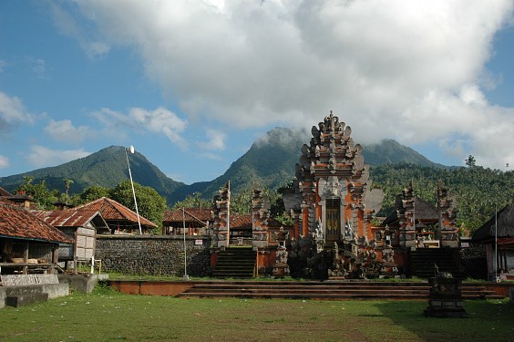 Tempel in Seraya