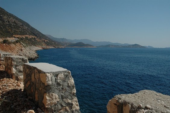 Weiterfahrt Richtung KaS. Die Stra&szlig;e schl&auml;ngelt sich immer der K&uuml;ste entlang.