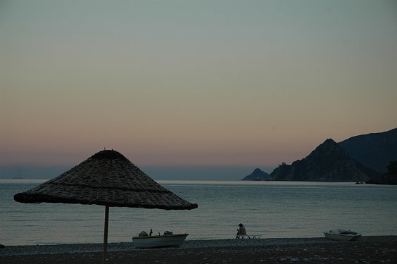 Nachdem die Sonne hinter den Bergen verschwunden war und die Badeg&auml;ste zum Duschen in ihre Hotels zur&uuml;ckpilgerten konnte man besonders stille Momente erleben.